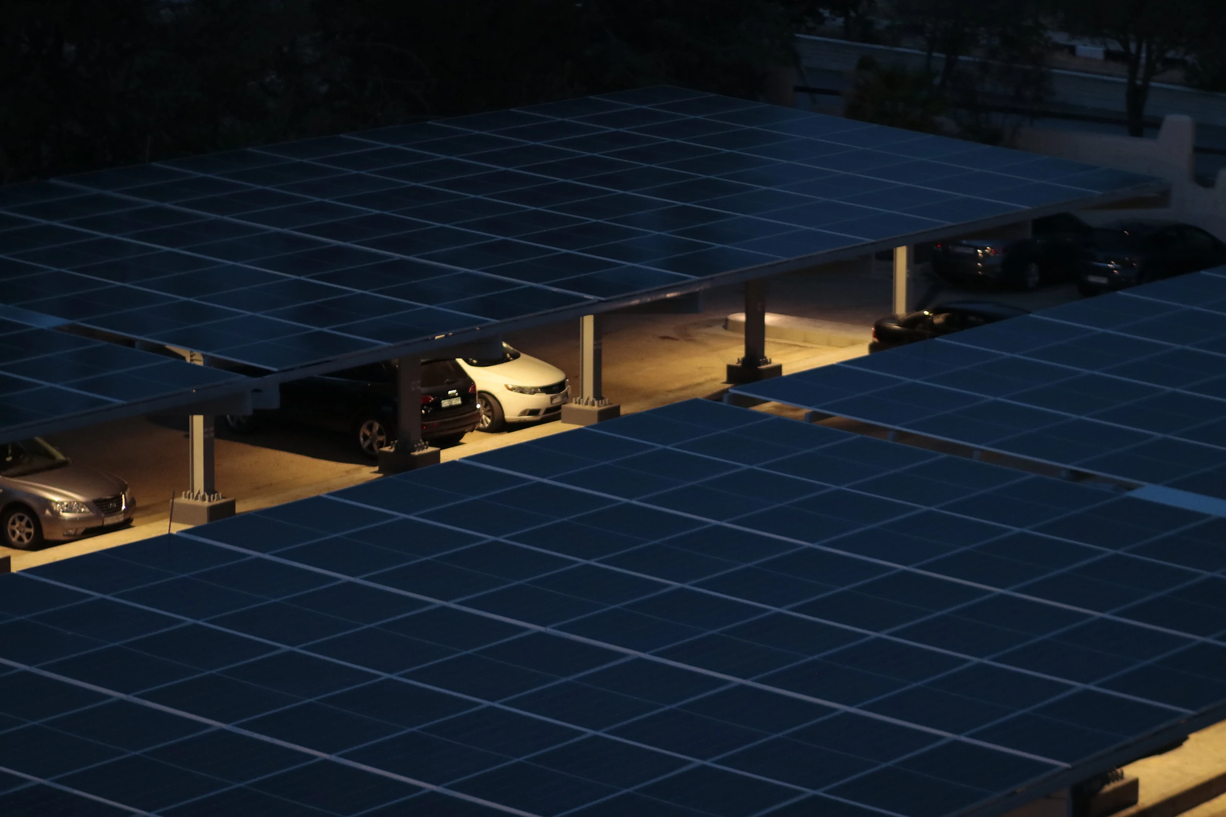 Commercial solar photovoltaic installation for a business facility